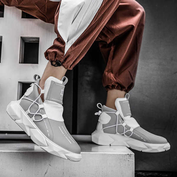 Modern férfi téli tornacipő fűzős