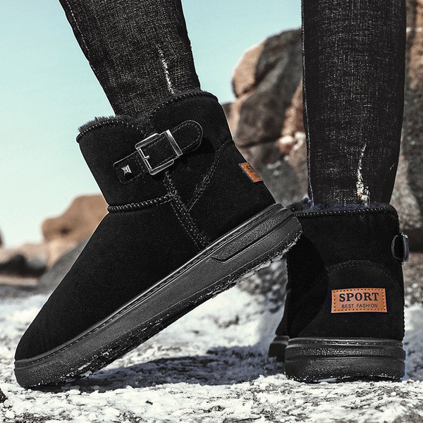 Aktuális férfi csizma lapos talppal és csatokkal