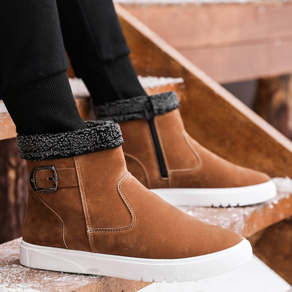 Férfi csizma meleg béléssel és csattal