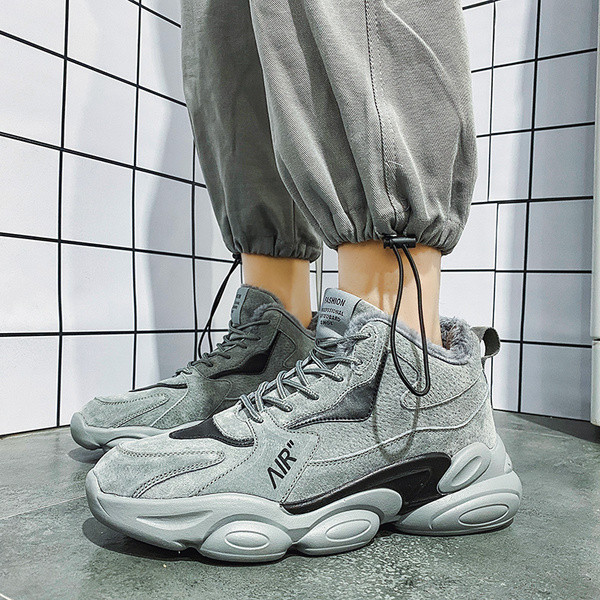 Új férfi tornacipő modell meleg béléssel