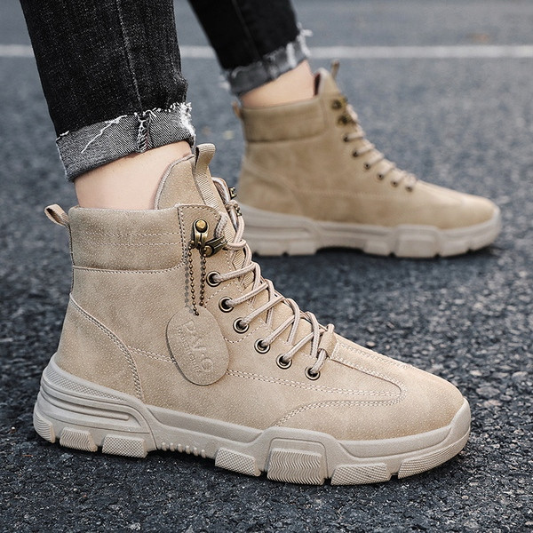 Lapos talpú és fűzős férfi bőrcipő