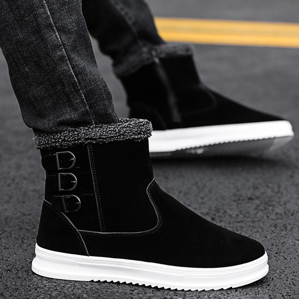 Csatos, lapos talpú férfi alkalmi csizma