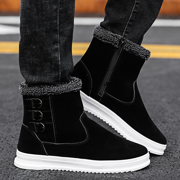 Csatos, lapos talpú férfi alkalmi csizma