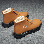 Téli férfi csizma meleg béléssel és hímzéssel