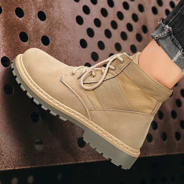 Férfi vászoncsizma durva talppal és fűzővel