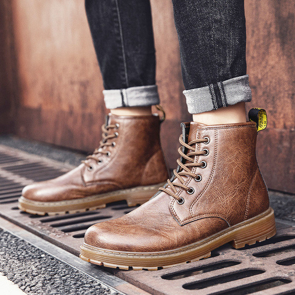Öko bőrből készült férfi alkalmi csizma fűzővel és lapos talppal