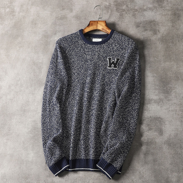 Férfi pamut pulóver emblémával