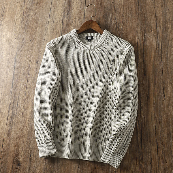Kötött férfi pulóver kerek nyakkivágással