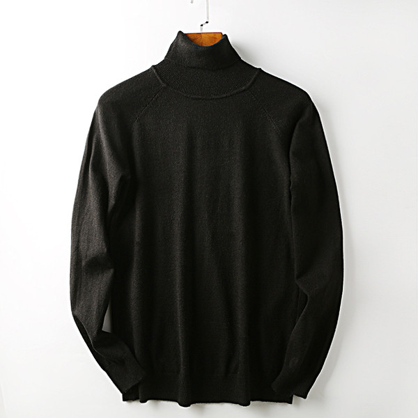Férfi pulóver magas gallérral - egyszínű