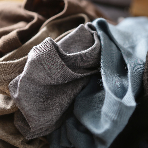 Puha férfi téli pulóver ovális nyakkivágással