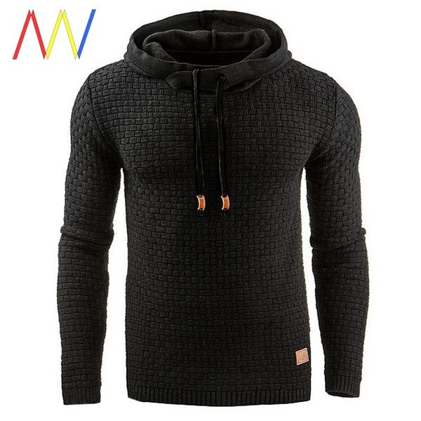 Testhezálló kötött pulóver kapucnival