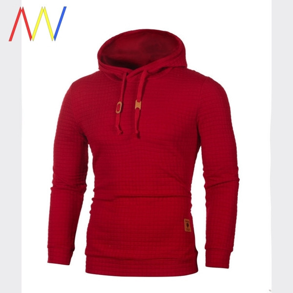 Testhezálló kötött pulóver kapucnival