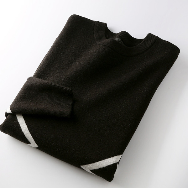 Muški pamučni pulover s okruglim izrezom u crno-bijeloj boji