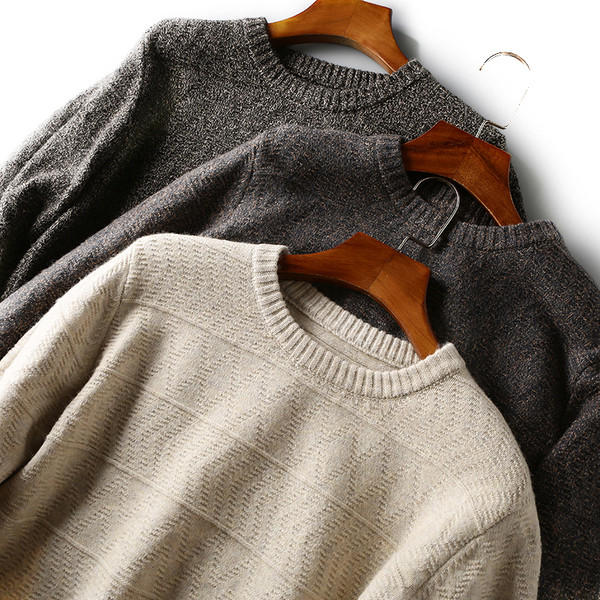 Pulover gros barbatesc din lana cu decolteu oval