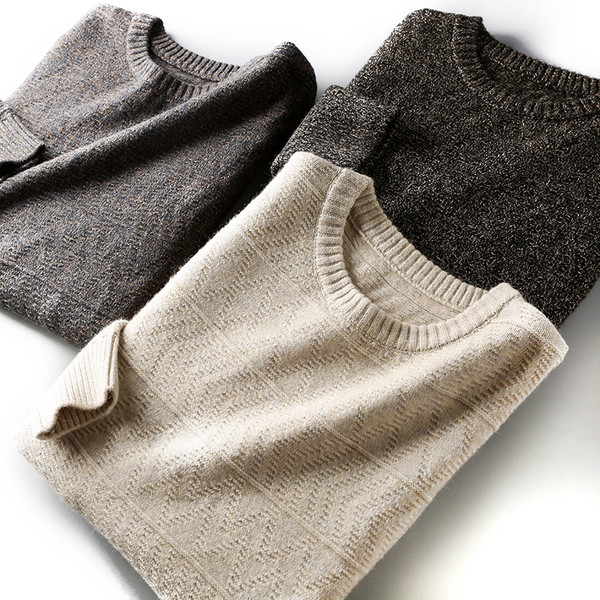 Pulover gros barbatesc din lana cu decolteu oval