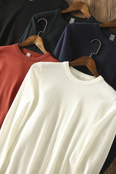 Alkalmi férfi pulóver vékony kötésből