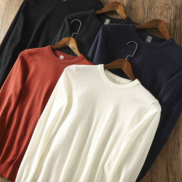 Alkalmi férfi pulóver vékony kötésből