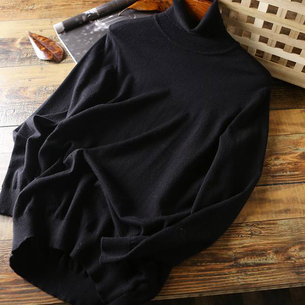 Fekete férfi pulóver magas pólógallérral