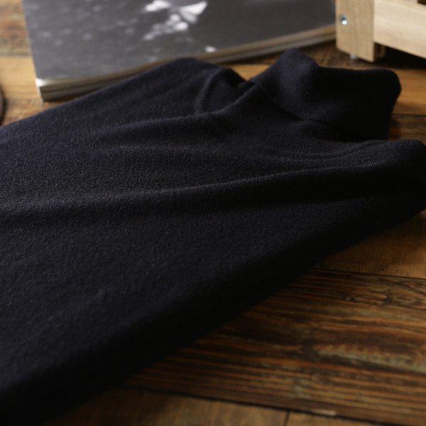 Fekete férfi pulóver magas pólógallérral