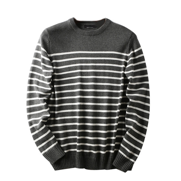 Prugasti muški pulover s ovalnim izrezom