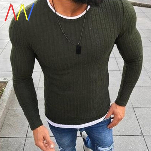 Μοντέρνο ανδρικό πουλόβερ με οβάλ ντεκολτέ