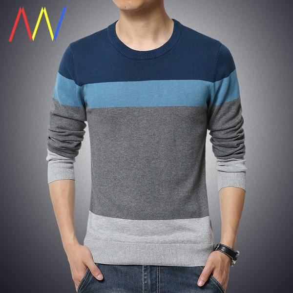 Vékony kötésből készült csíkos férfi pulóver