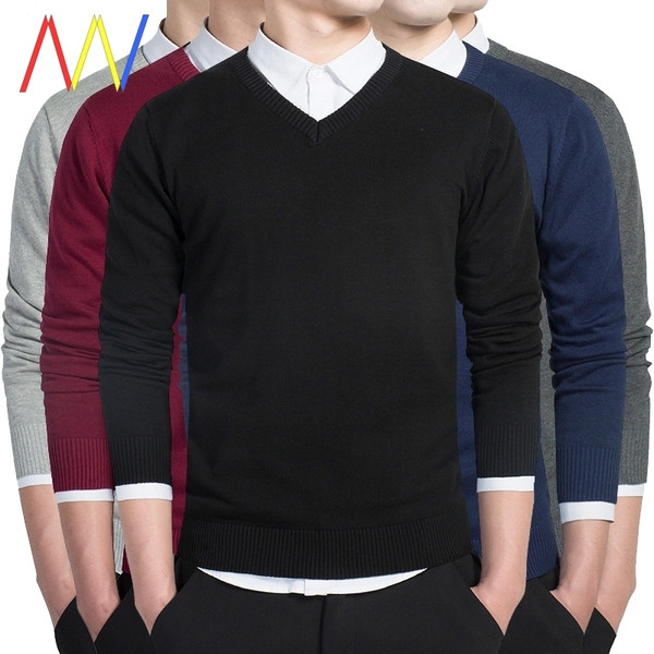 Őszi-téli pulóver spitz nyakkivágással