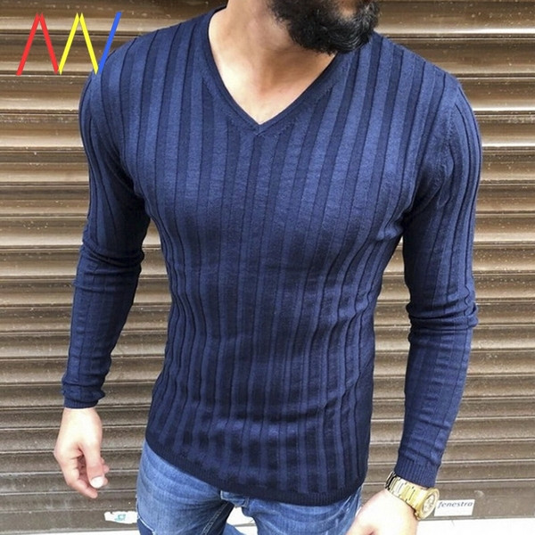 Μοντέρνο λεπτό πουλόβερ με λαιμόκοψη