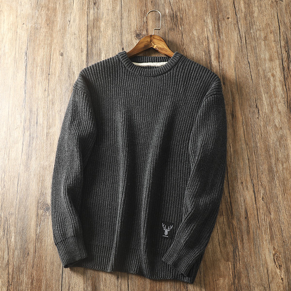 Alkalmi férfi dáma emblémával