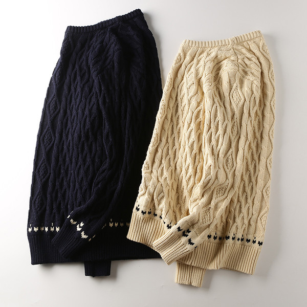 Meeste paks kootud ümara kaelusega kampsun