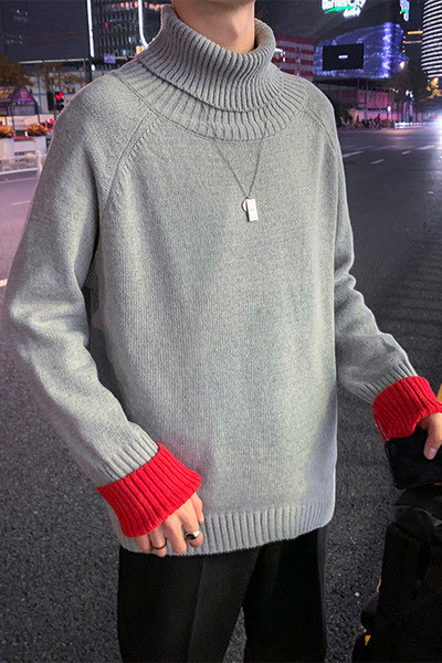 Ανδρικό πουλόβερ με μακριά μανίκια και κολάρο 