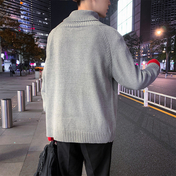 Ανδρικό πουλόβερ με μακριά μανίκια και κολάρο 