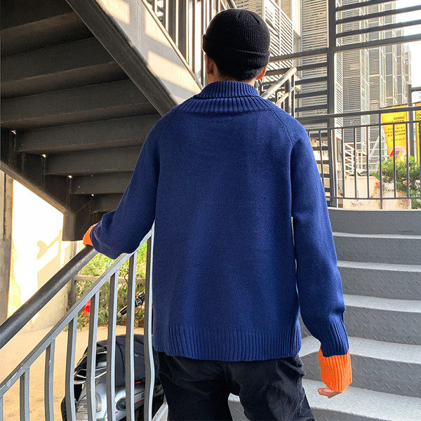 Ανδρικό πουλόβερ με μακριά μανίκια και κολάρο 