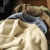 Pehelyszínű férfi téli pulóver kerek nyakkivágással