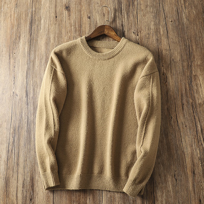 Pehelyszínű férfi téli pulóver kerek nyakkivágással