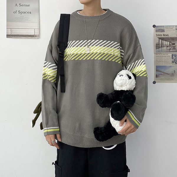 Alkalmi férfi pulóver ovális nyakkivágással és hosszú ujjal