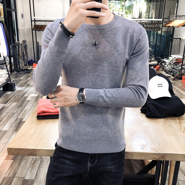 Vékony kötésből készült őszi-téli férfi pulóver