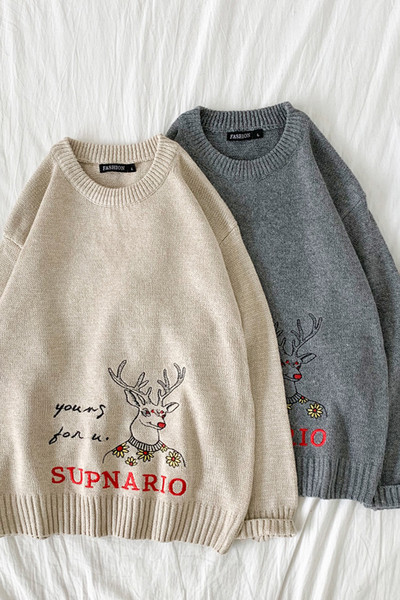 Alkalmi férfi pulóver hímzéssel