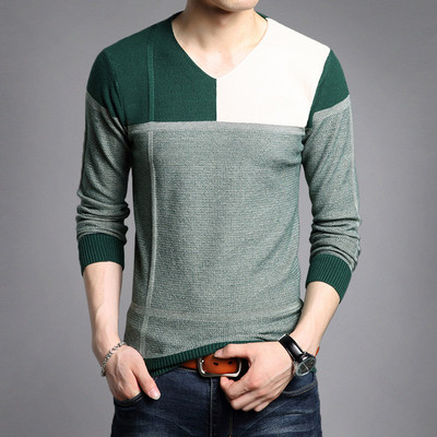 Vékony kötött férfi pulóver spitz nyakkivágással