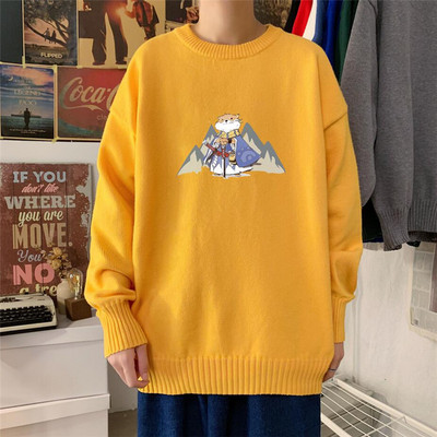 Férfi széles pulóver rátéttel és kerek nyakkivágással