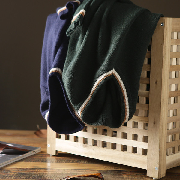 Ανδρικό πουλόβερ με ντεκολτέ