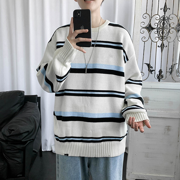 Ανδρικό ριγέ πουλόβερ με οβάλ λαιμόκοψη - φαρδύ μοντέλο