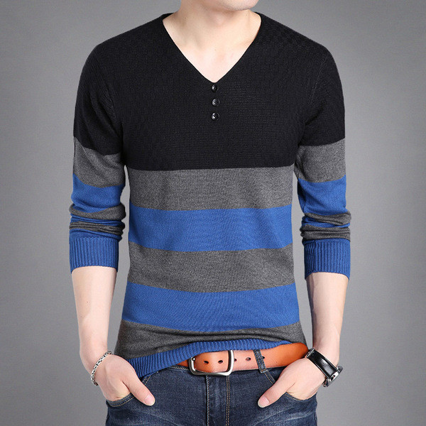 Őszi-téli pulóver spitz nyakkivágással, vékony kötésből