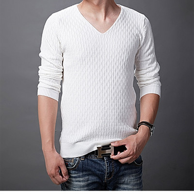 Férfi pulóver dombornyomott kötéssel és spitz nyakkivágással