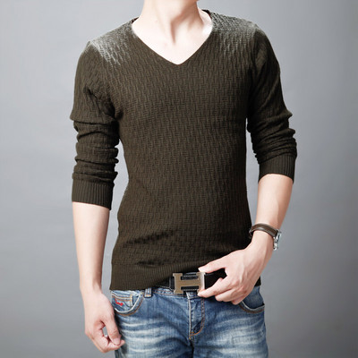 Férfi pulóver dombornyomott kötéssel és spitz nyakkivágással