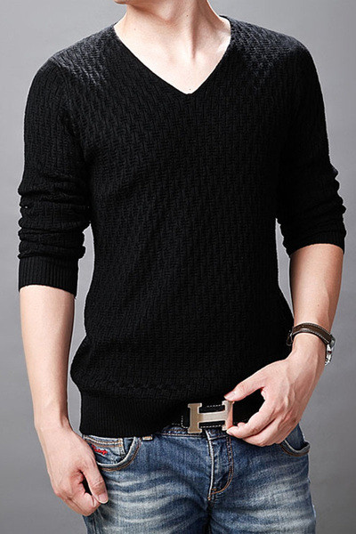 Férfi pulóver dombornyomott kötéssel és spitz nyakkivágással