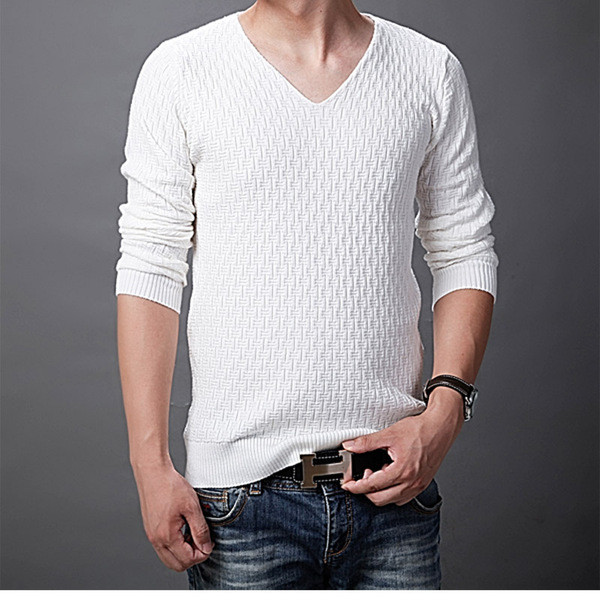 Férfi pulóver dombornyomott kötéssel és spitz nyakkivágással