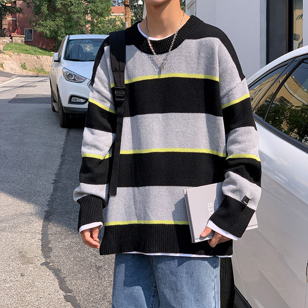 Férfi széles pulóver ovális nyakkivágással