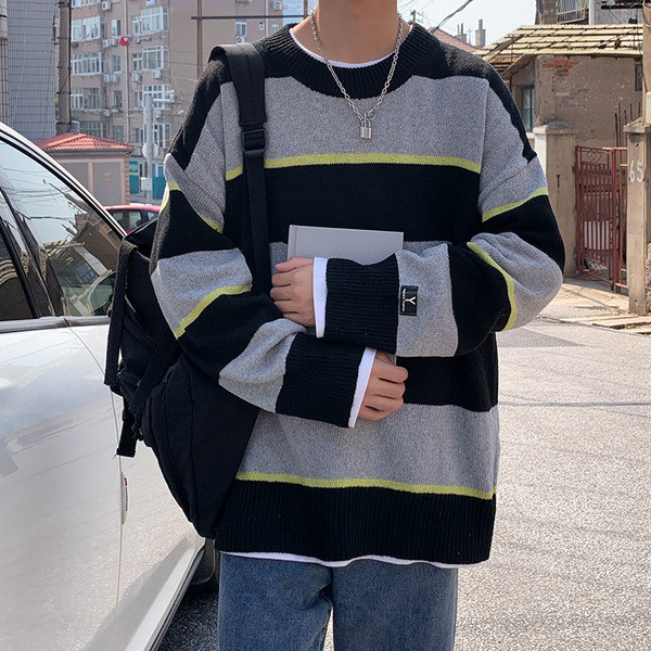 Férfi széles pulóver ovális nyakkivágással