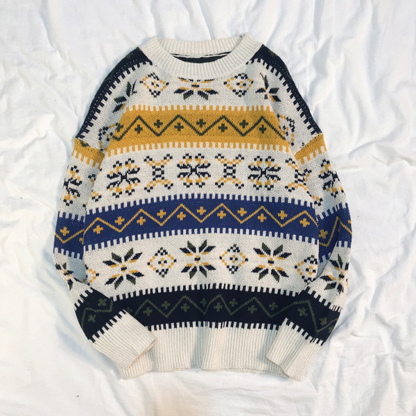 Színes férfi karácsonyi pulóver ovális nyakkivágással